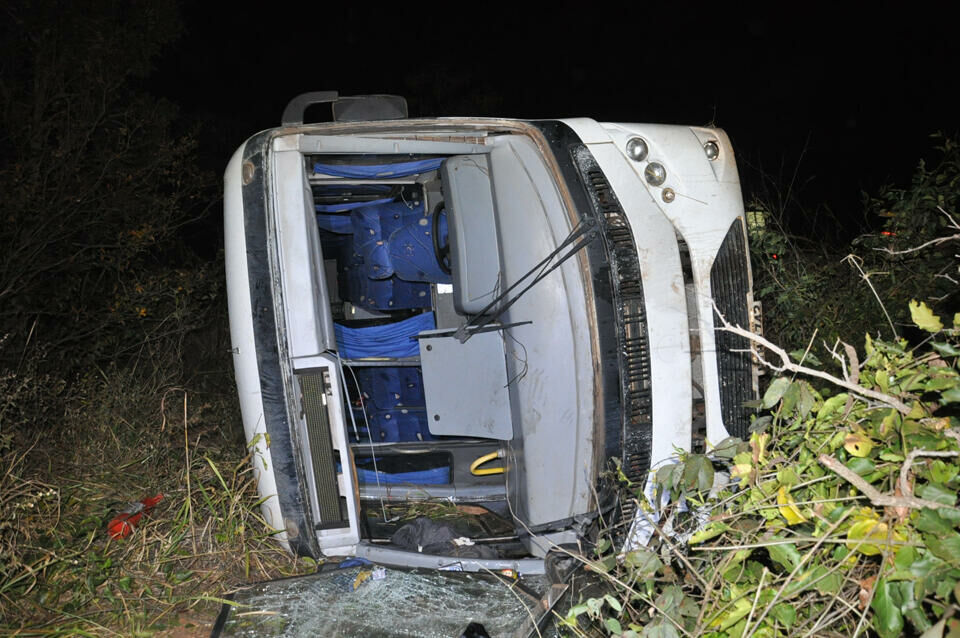 Imagem de compartilhamento para o artigo Ônibus com equipe de vôlei Sub-15 tomba na BR-060 entre Chapadão do Sul e Paraíso das Águas; Adolescentes passam bem da MS Todo dia